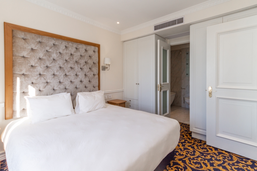 2 Bedroom Property for Sale in Sea Point Western Cape